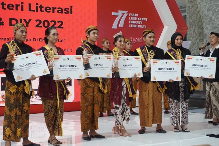 Grand Final Pemilihan Putera Puteri Literasi Jateng & DIY Mahasiswa FKIP-UST Meraih Juara